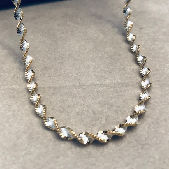 Sterling Silver Herringbone Twist Chain - Picture 3 of 8